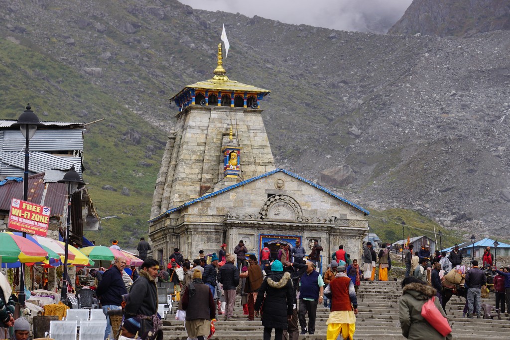 К четырем святыням Гималаев: долгая дорога наверх, давка в храме Кедарнатха